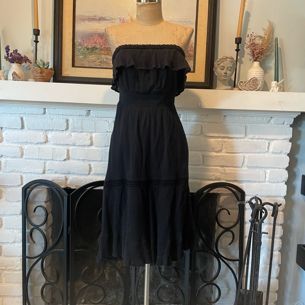 Chic Black Off-Shoulder Dress